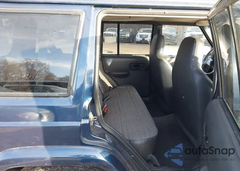 2000 Jeep Cherokee Sport from USA, damaged, VIN 1J4FF48S0YL135568